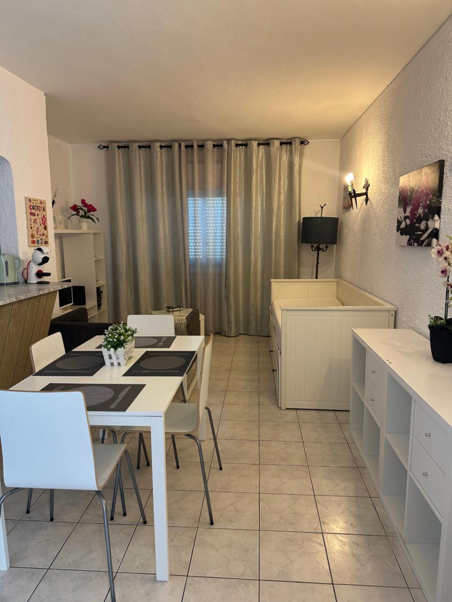 Quarteira Home Beach Ferias Tranquilas A 1Km Da Praia Totalmente Renovado 외부 사진